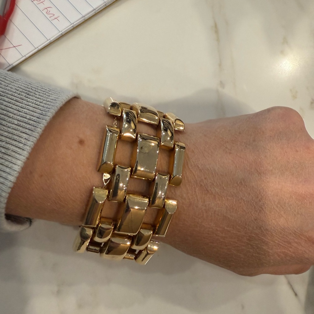 Elegant Gold Tone Costume Bracelet for Women with “Panther” Links
